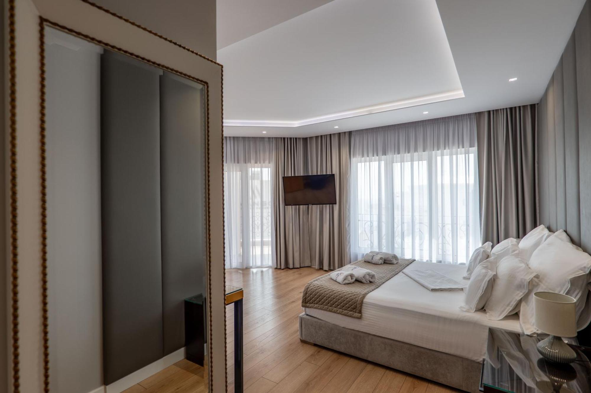 Ami Mar Hotel Sarande Exterior photo