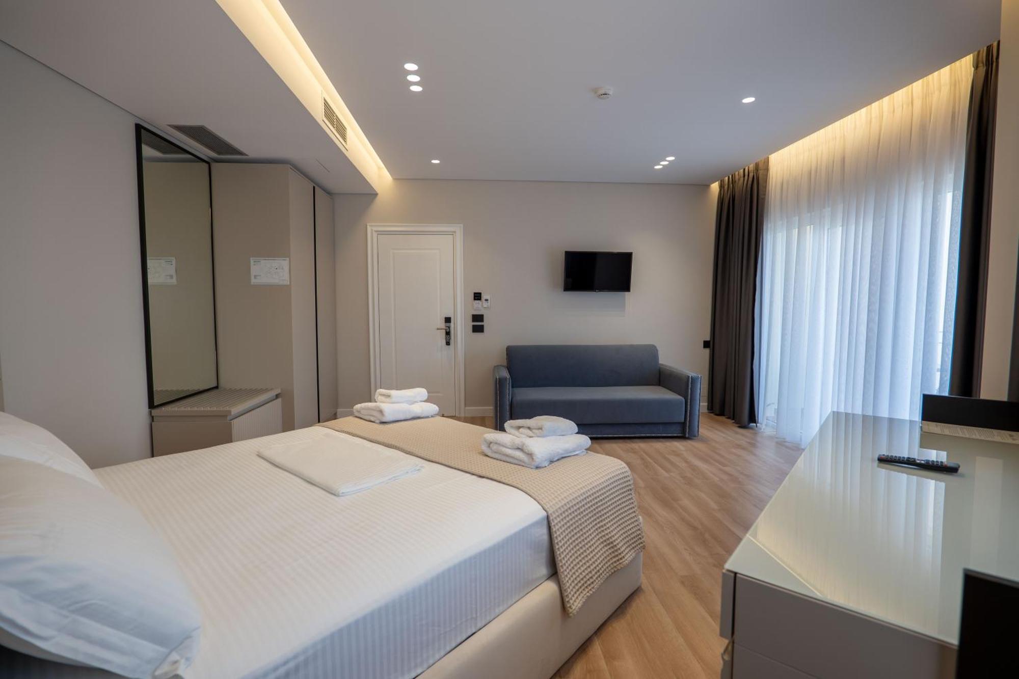 Ami Mar Hotel Sarande Exterior photo