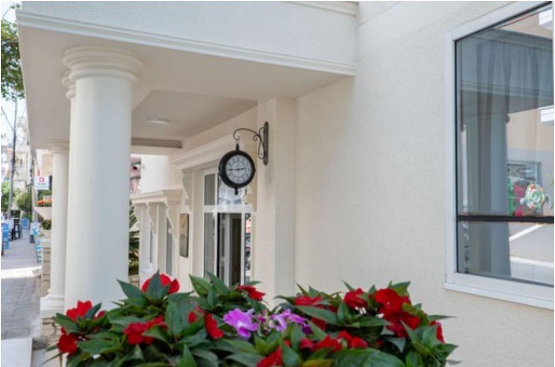 Ami Mar Hotel Sarande Exterior photo