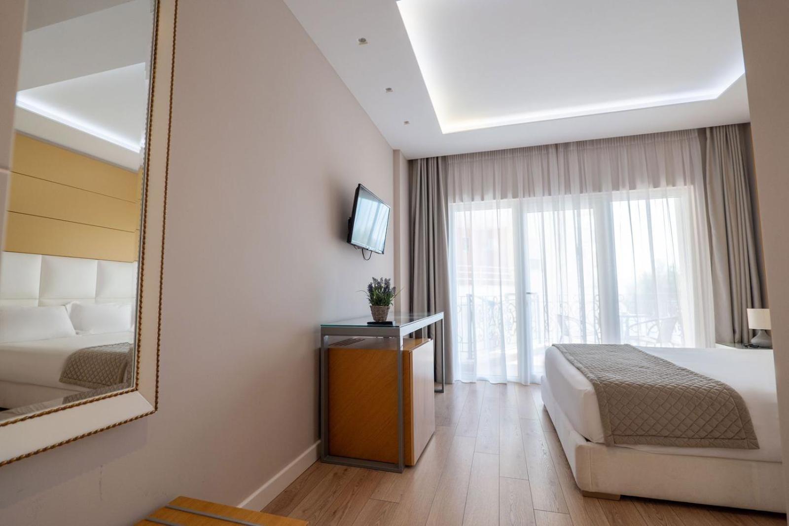 Ami Mar Hotel Sarande Exterior photo