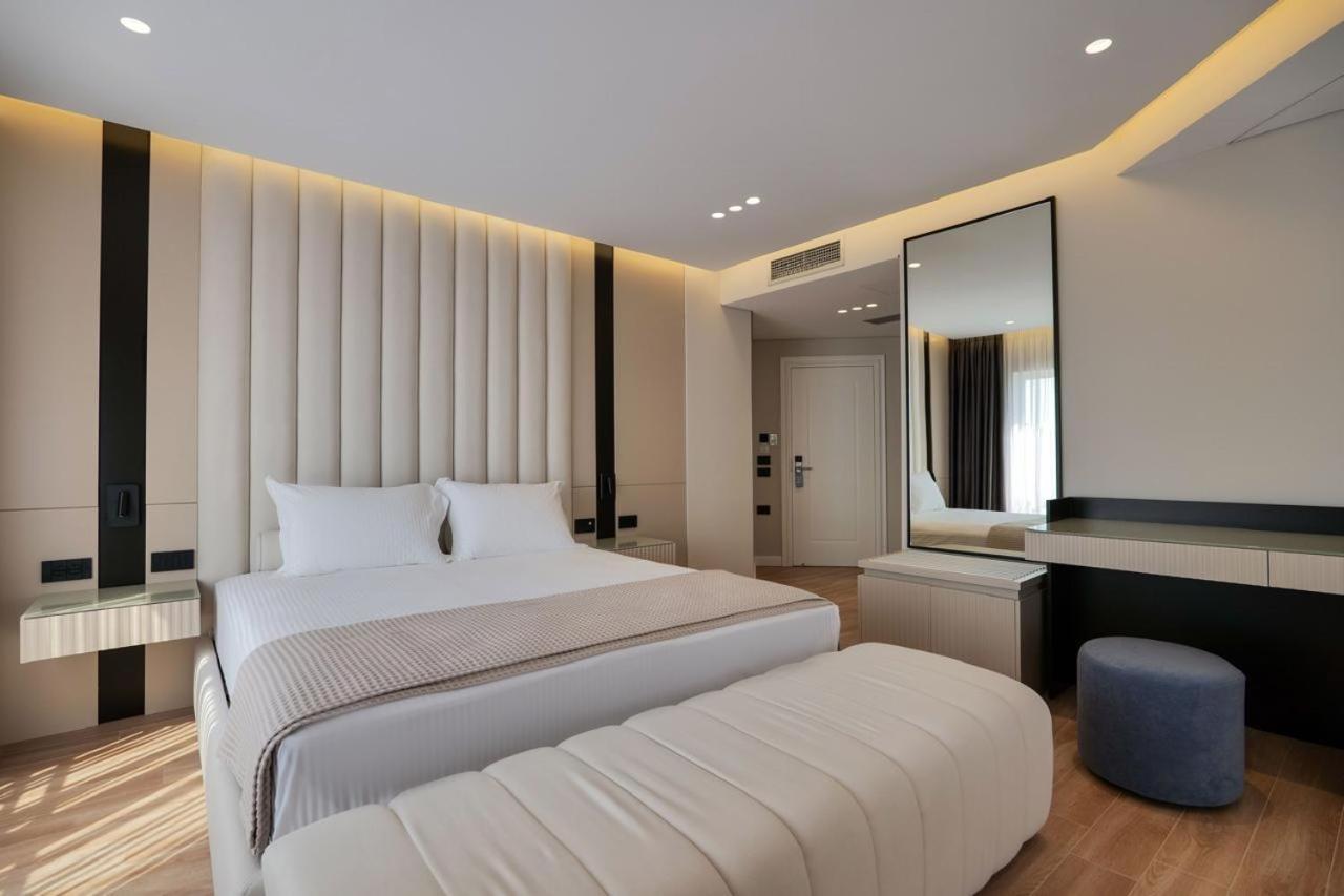 Ami Mar Hotel Sarande Exterior photo